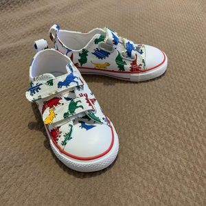 🚨 Size 9 toddler boy’s BRAND NEW DINO CONVERSE
